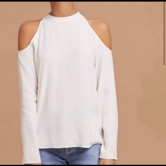 Aritzia cold shoulder top - Picture 3 of 3
